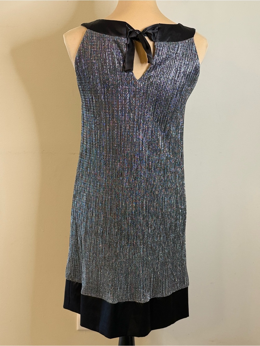 Enfocus Studio chic bow sheath dress sleeveless shimmery silver & black SZ 4